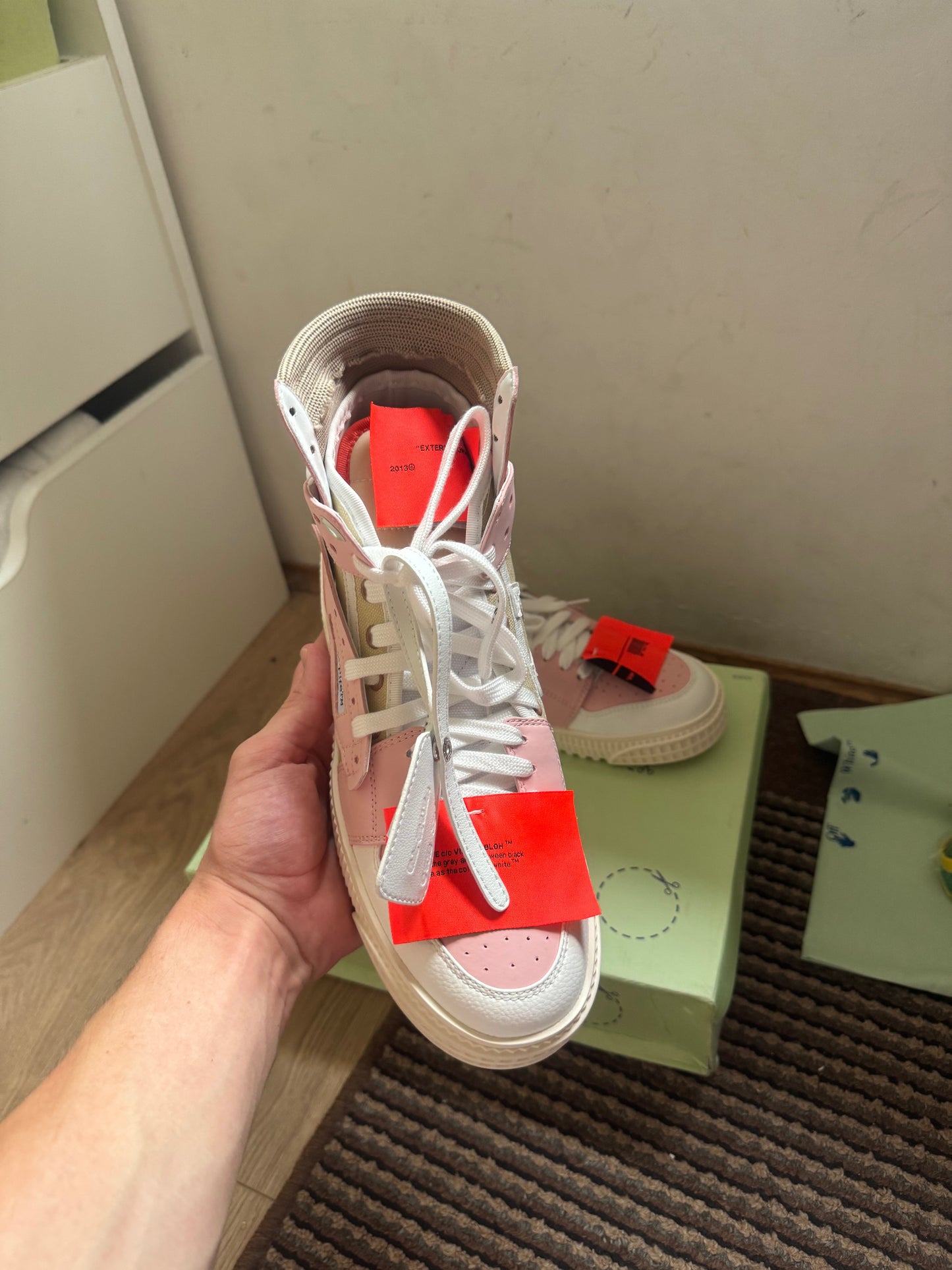 Off White Court Broj 40 (Odmah dostupno)