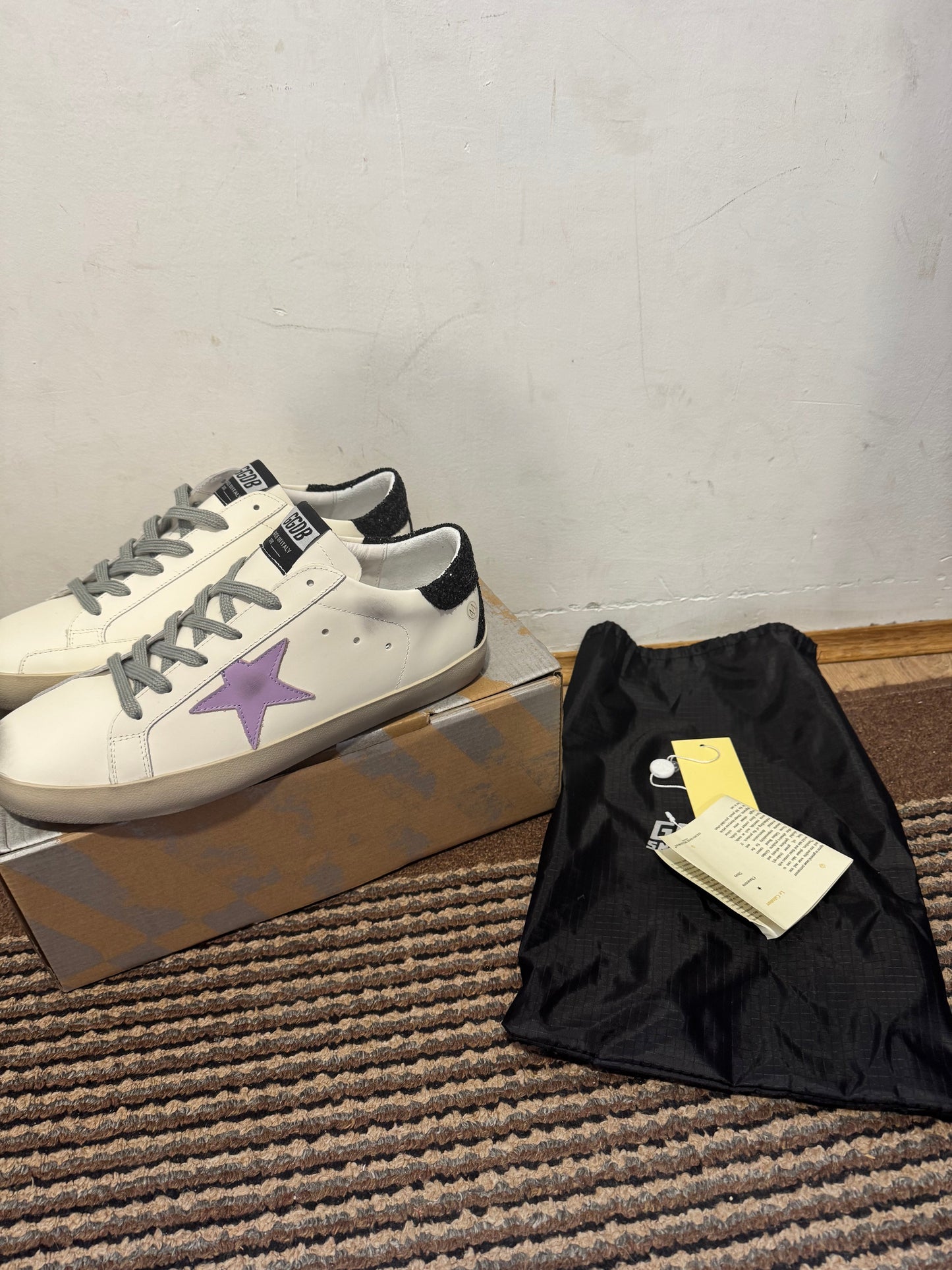 Golden Goose Broj 44 (Odmah dostupno)