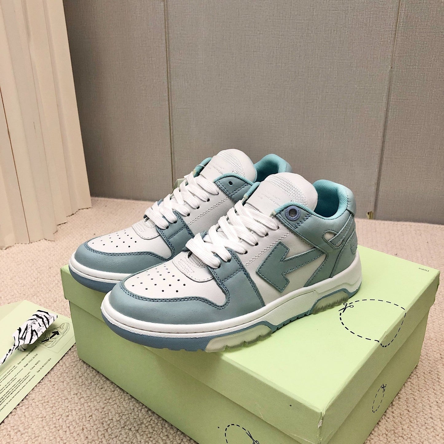 Off white Out Of Office