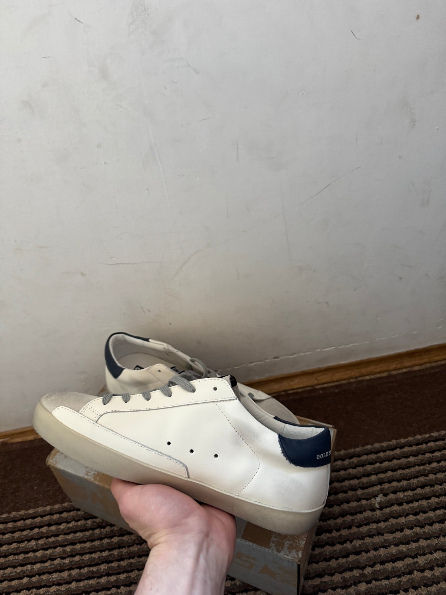 Golden Goose Broj 44 (Odmah dostupno)