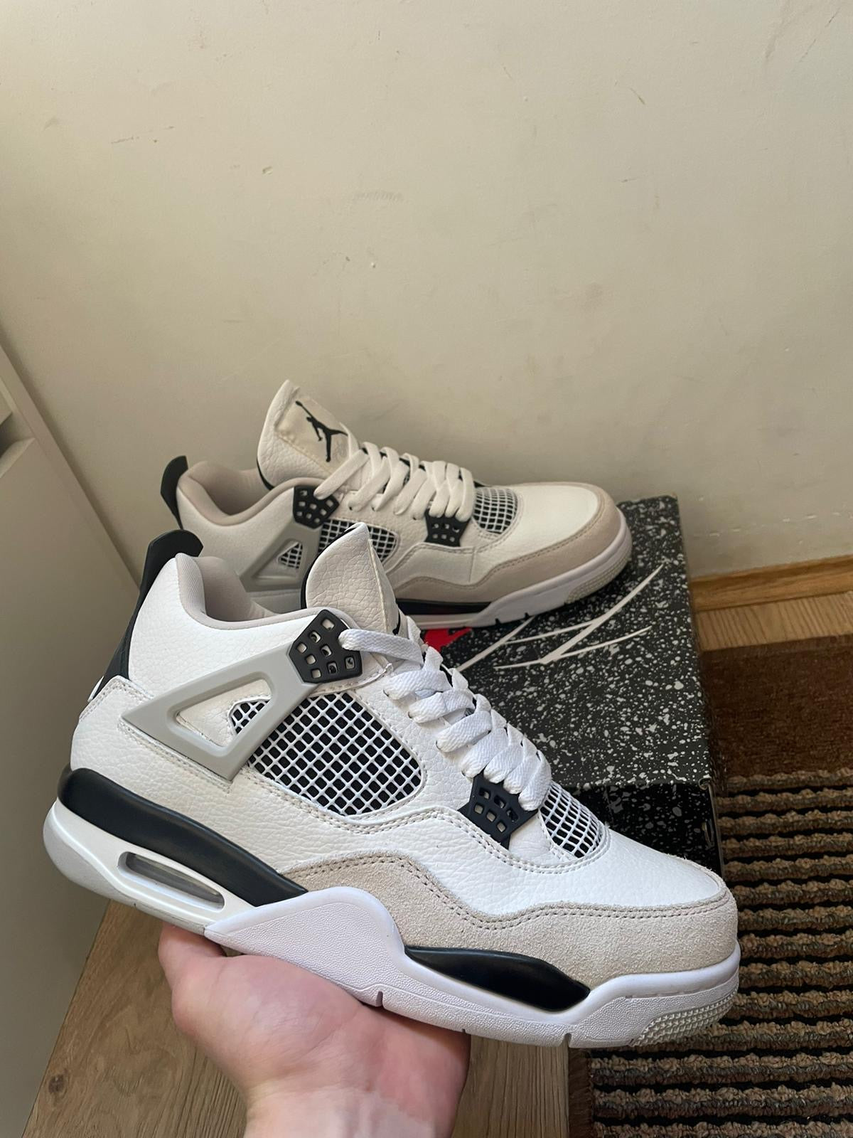 Jordan 4 Military black Broj 42(Odmah dostupno)