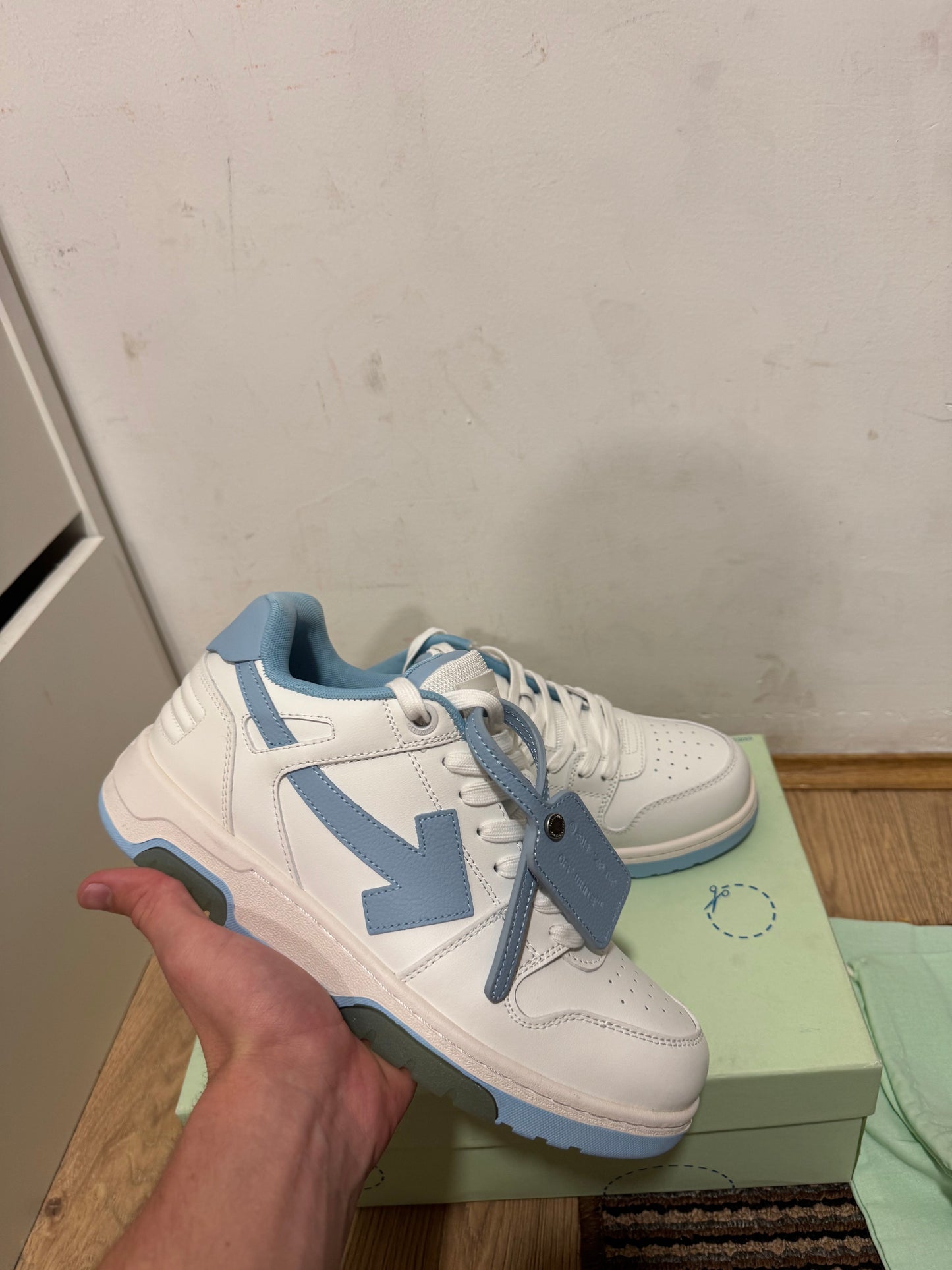 Off White Out of Office Broj 41,47(Odmah dostupno)