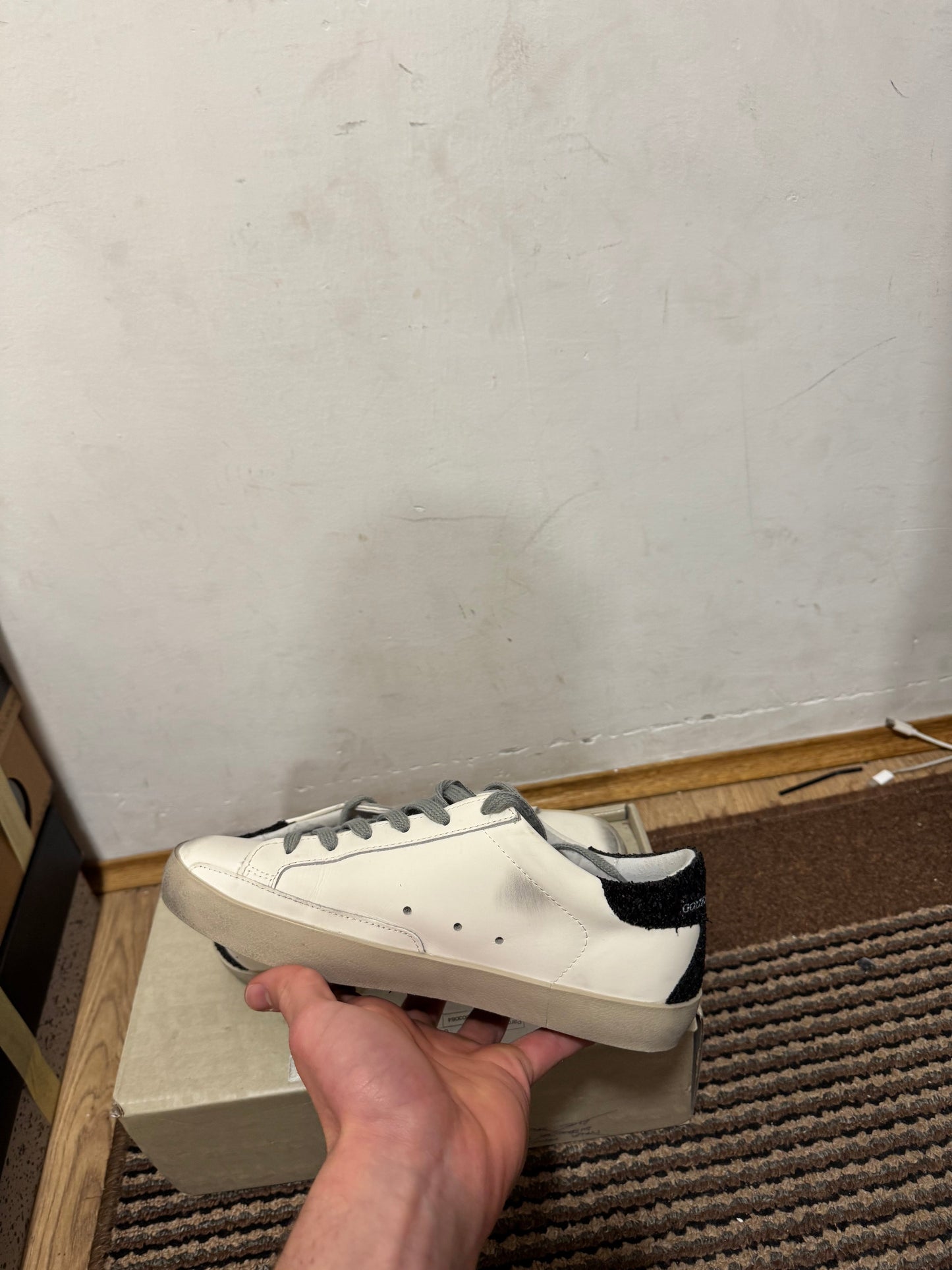 Golden Goose Broj 40(Odmah dostupno) NOSENE JEDANPUT!