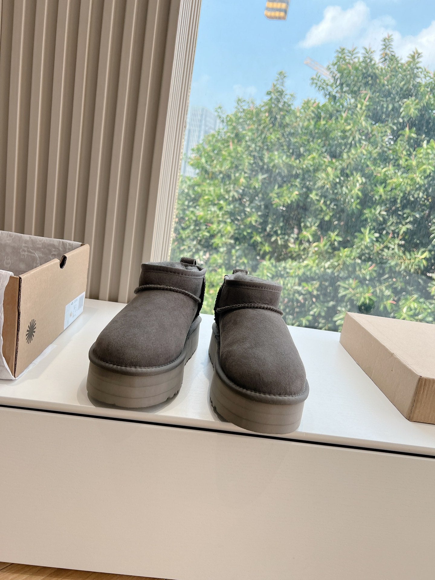 Ugg