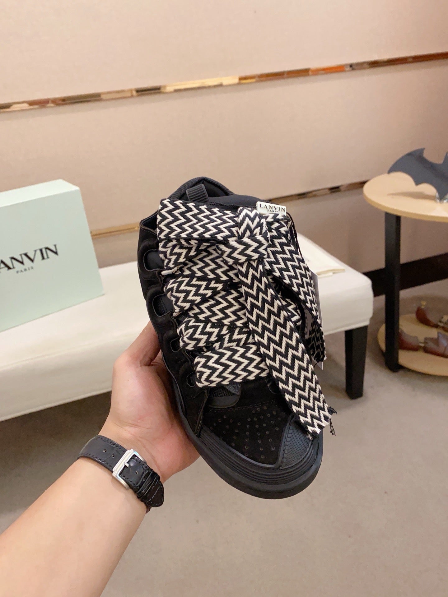 Lanvin Curb