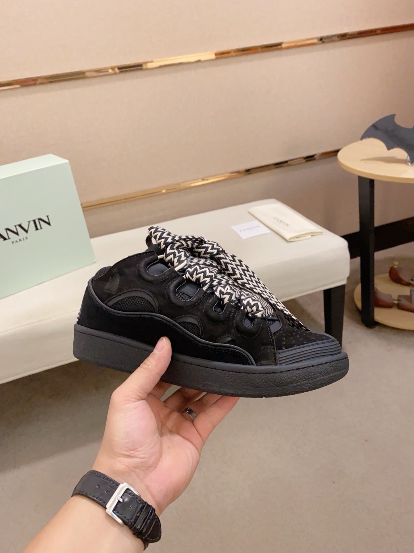 Lanvin Curb