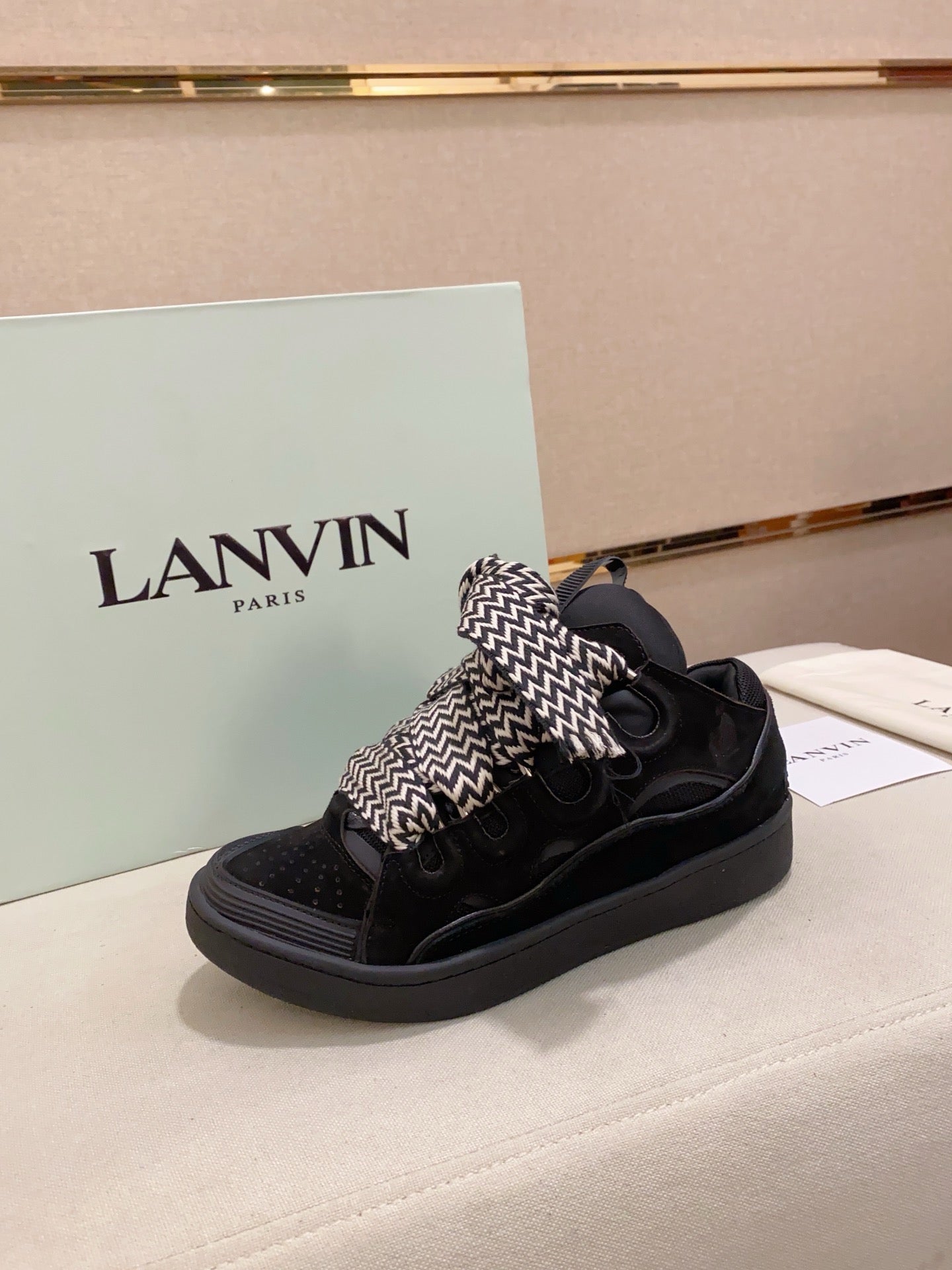 Lanvin Curb