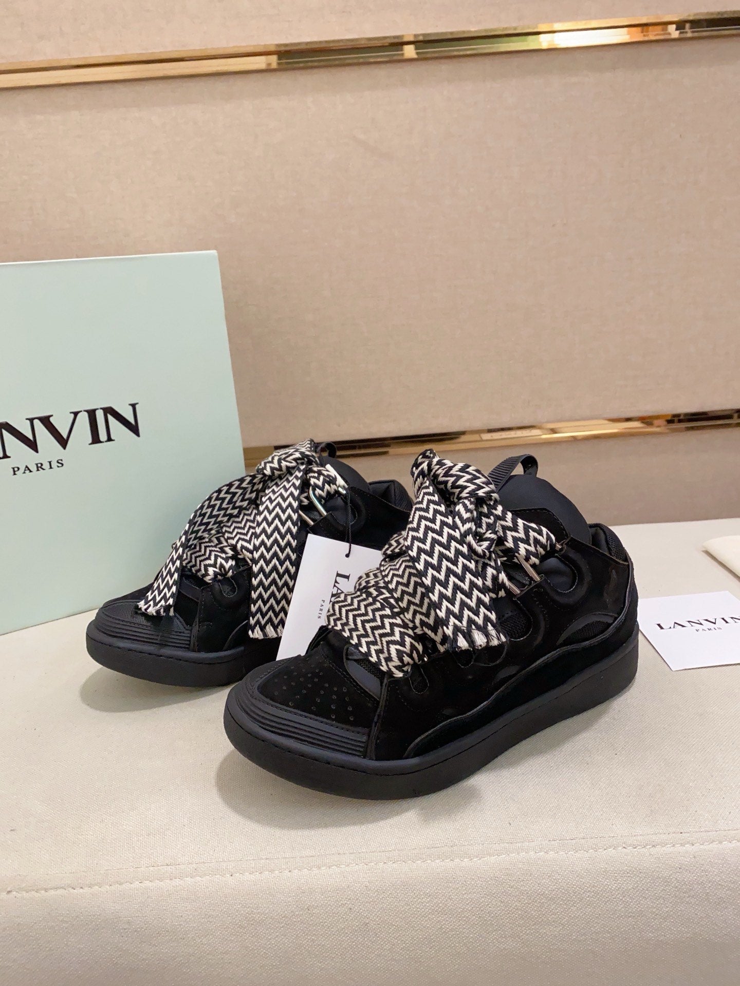 Lanvin Curb