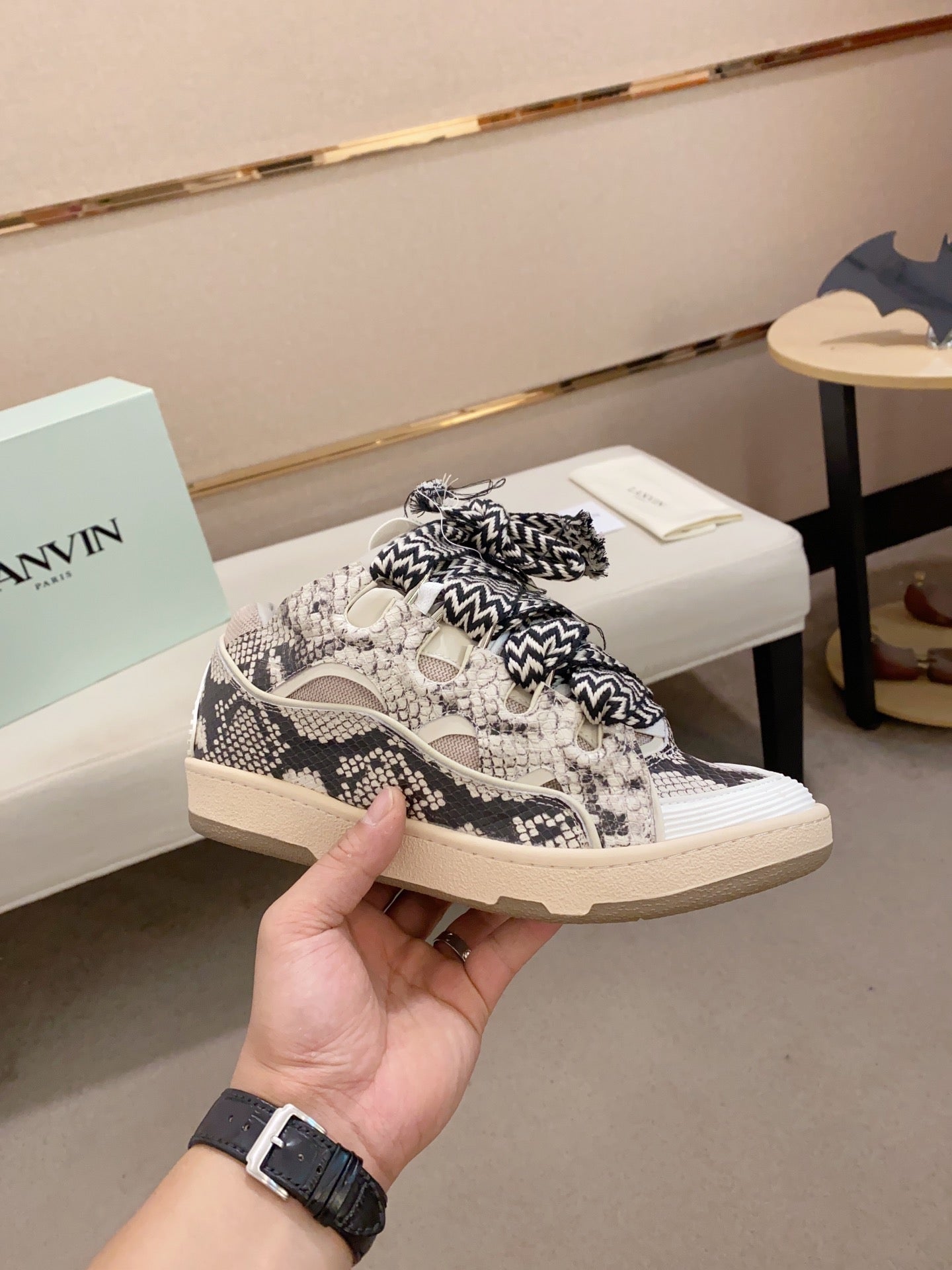 Lanvin Curb