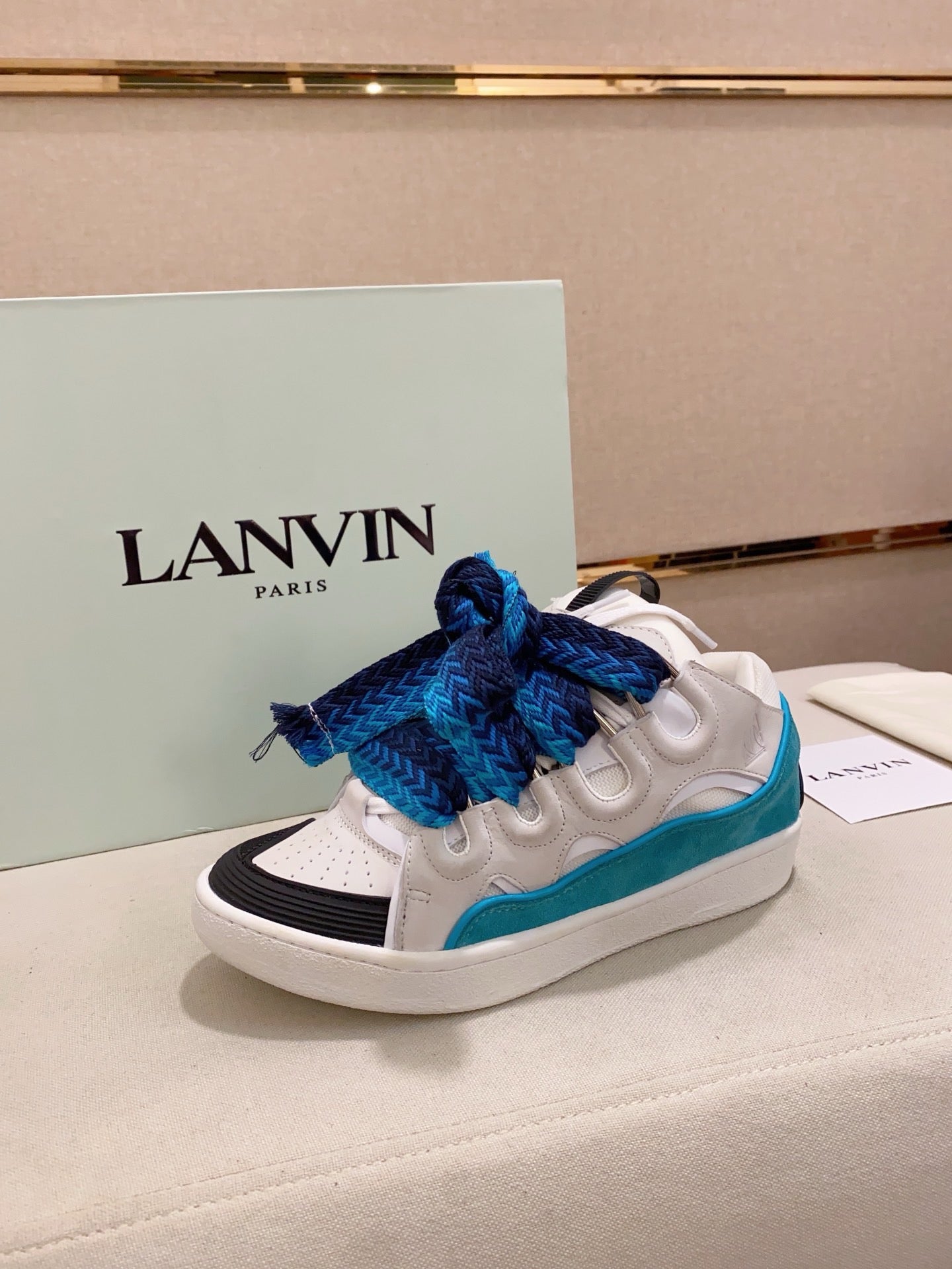 Lanvin Curb