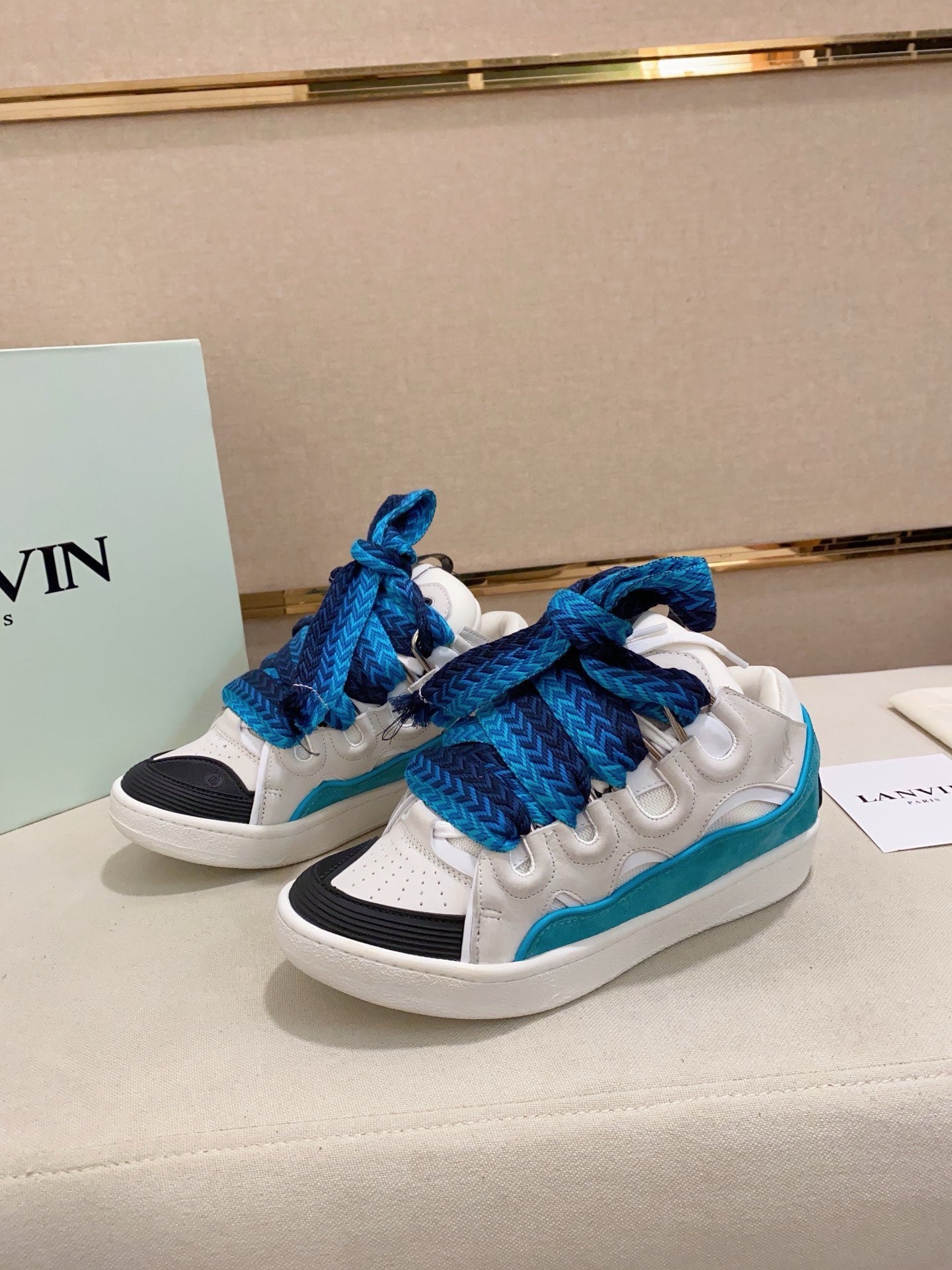 Lanvin Curb