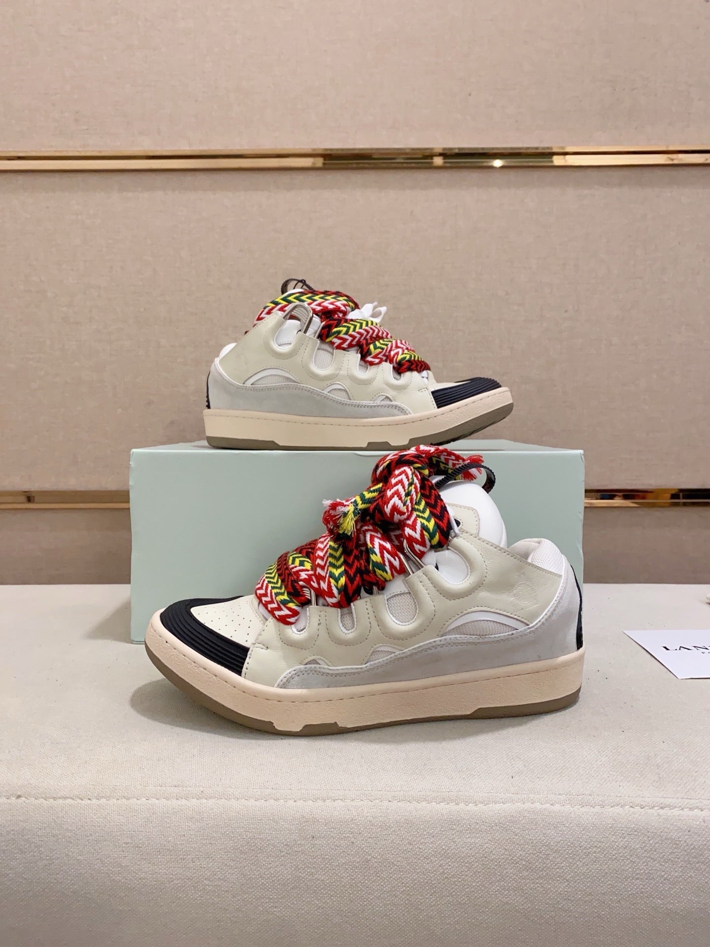 Lanvin Curb