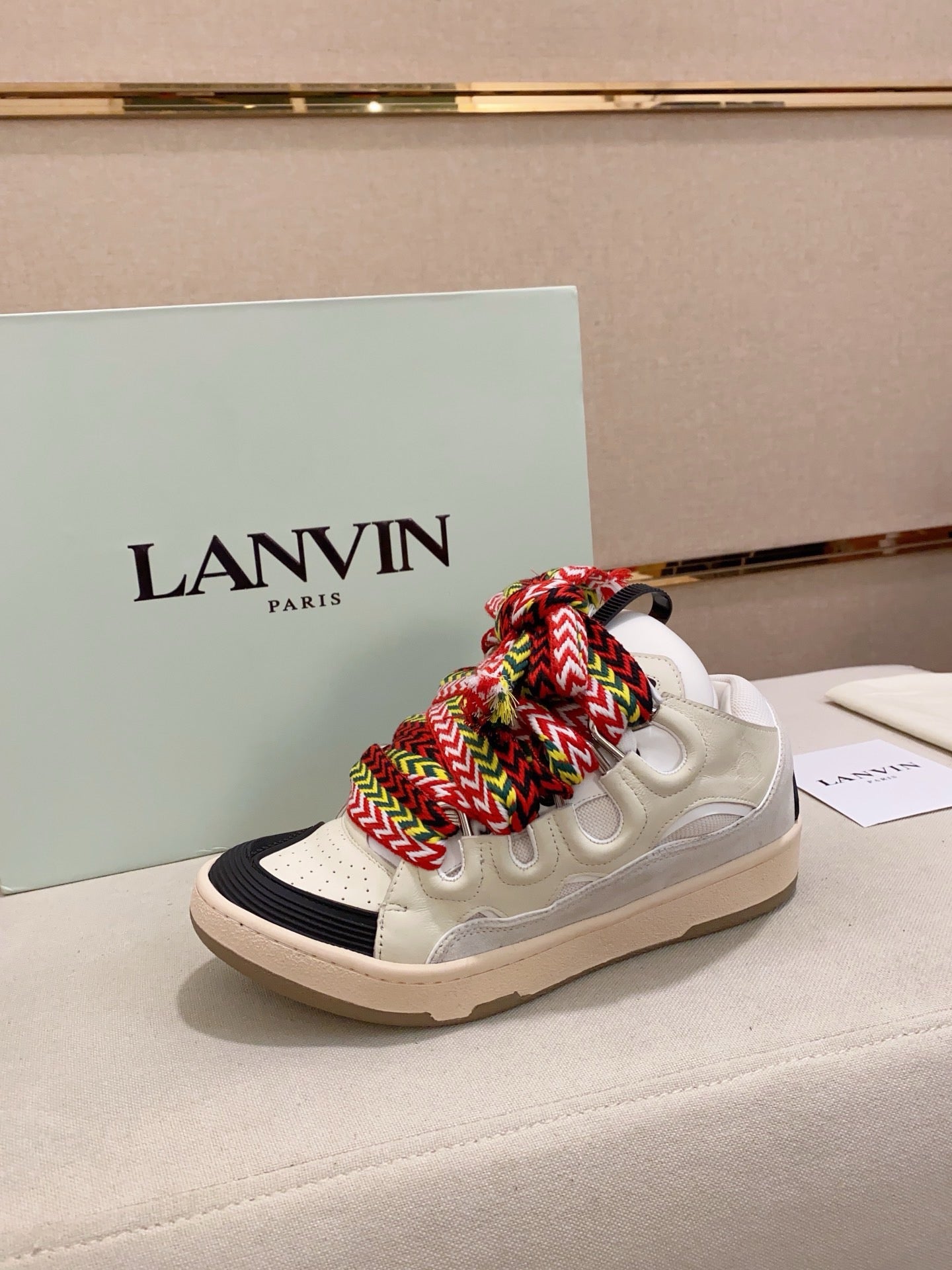 Lanvin Curb