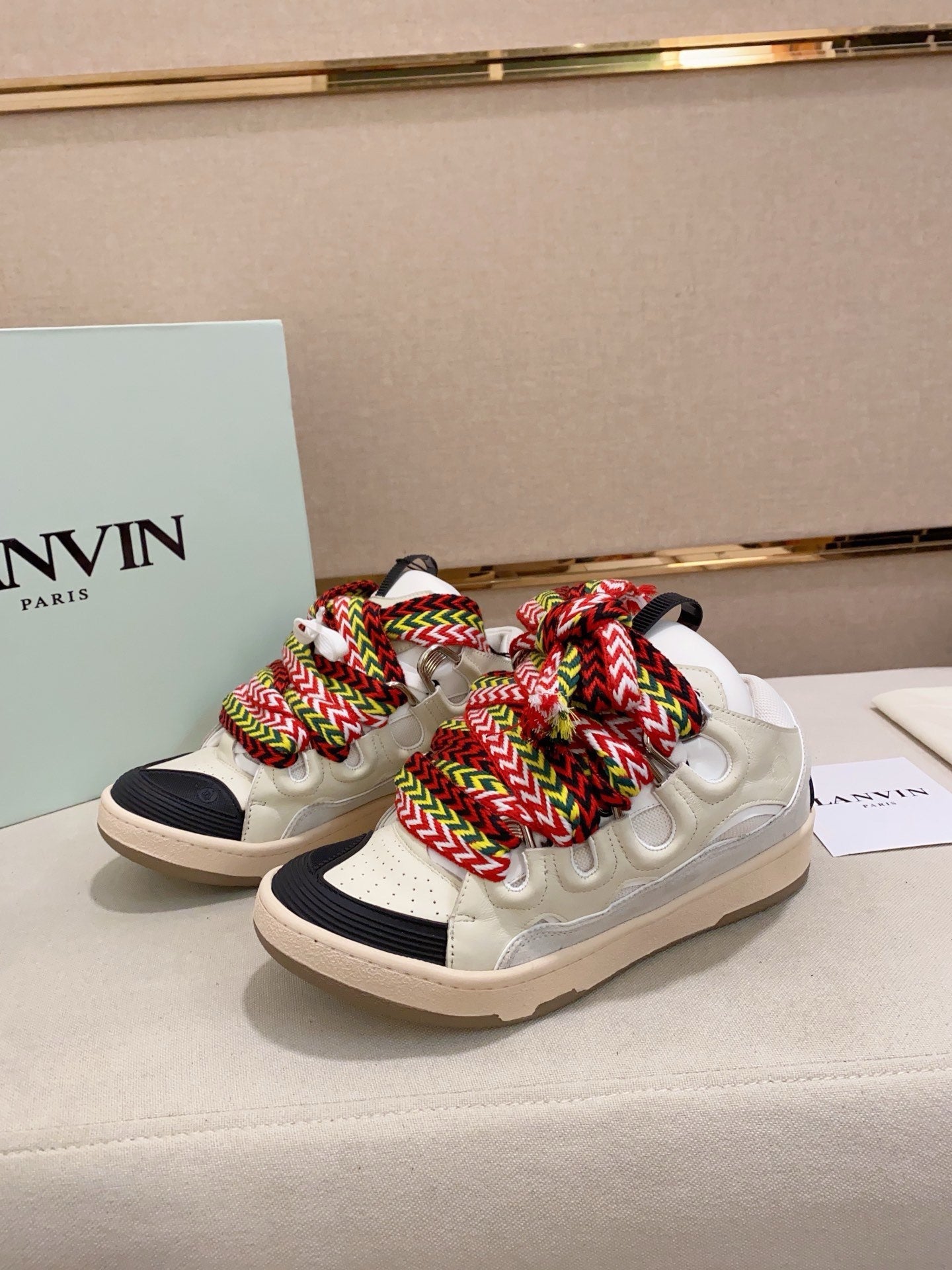 Lanvin Curb