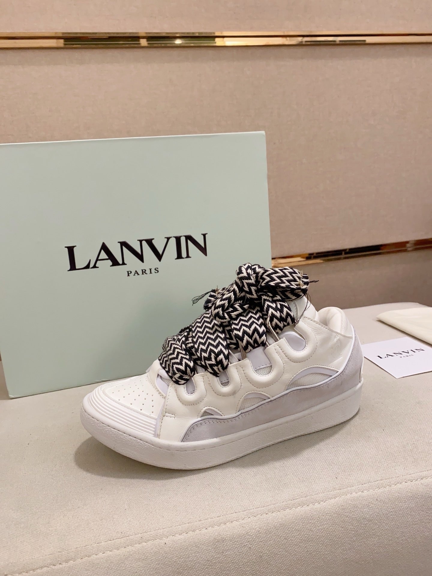 Lanvin Curb