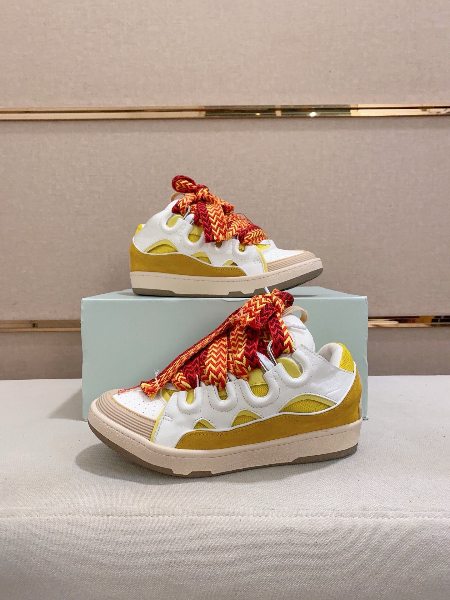 Lanvin Curb