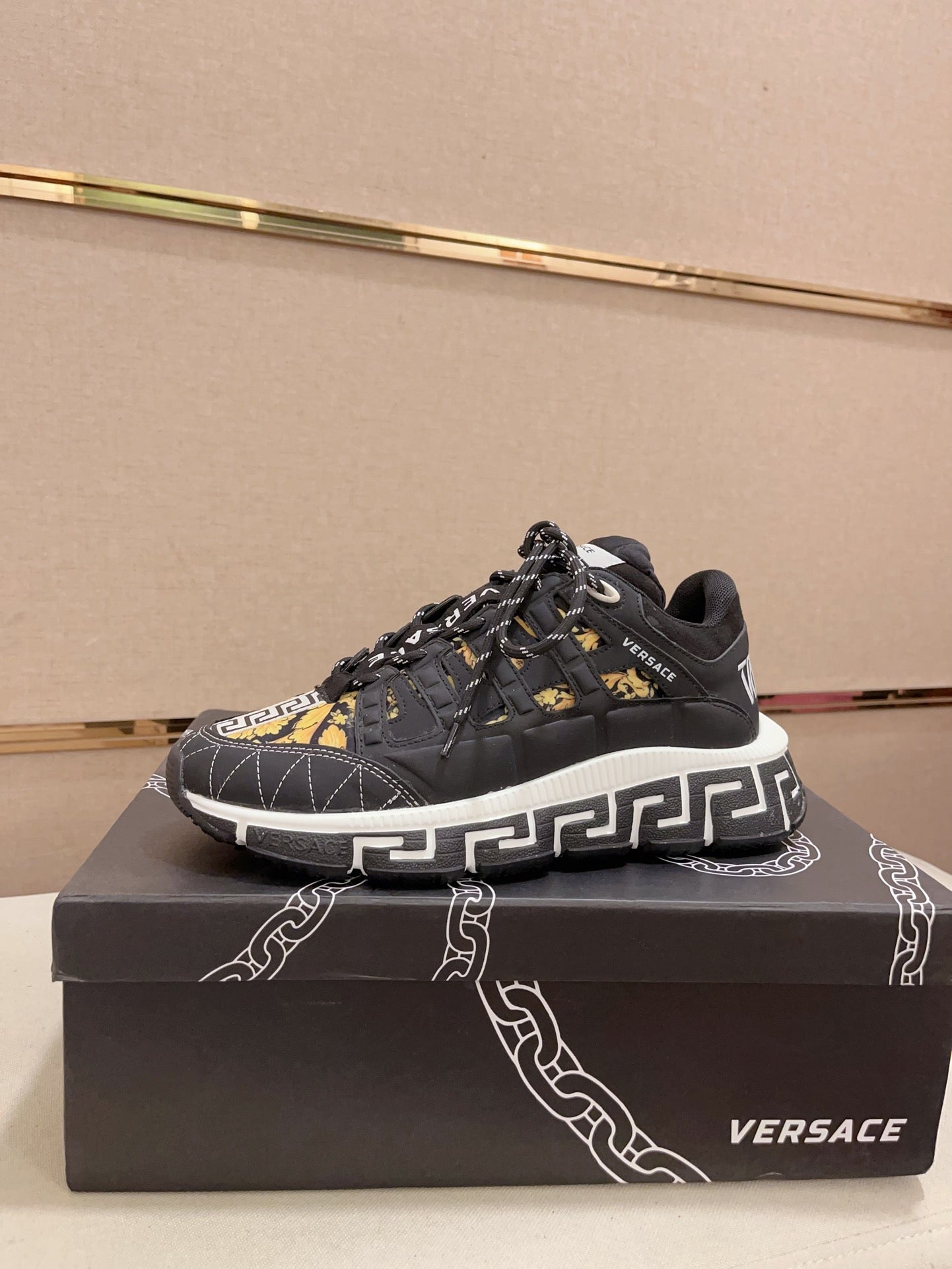 Versace Trigreca