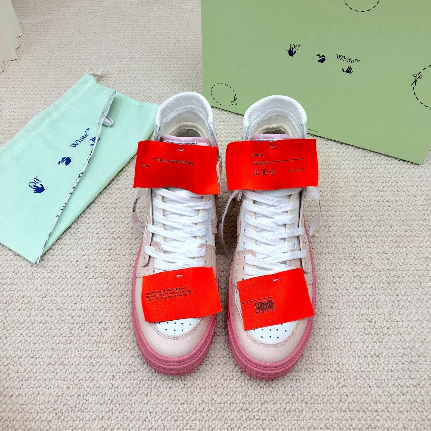 OFF-WHITE Court